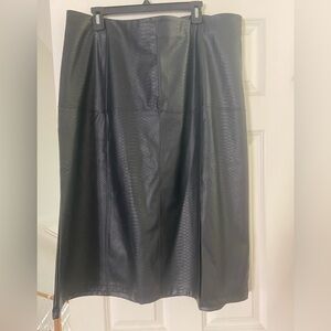 Ava & Viv black faux leather skirt 1X